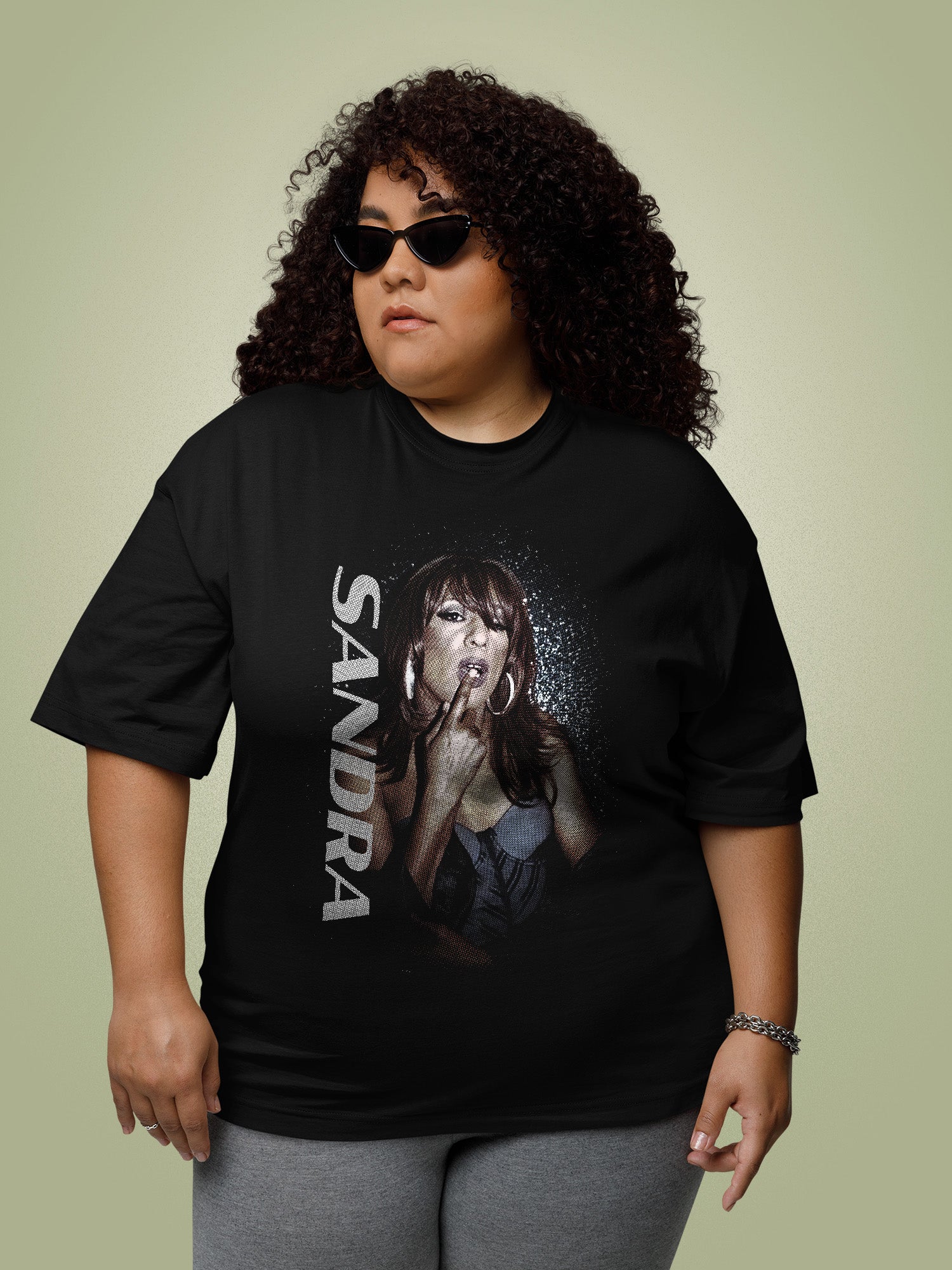 Sandra - Icon T-shirt