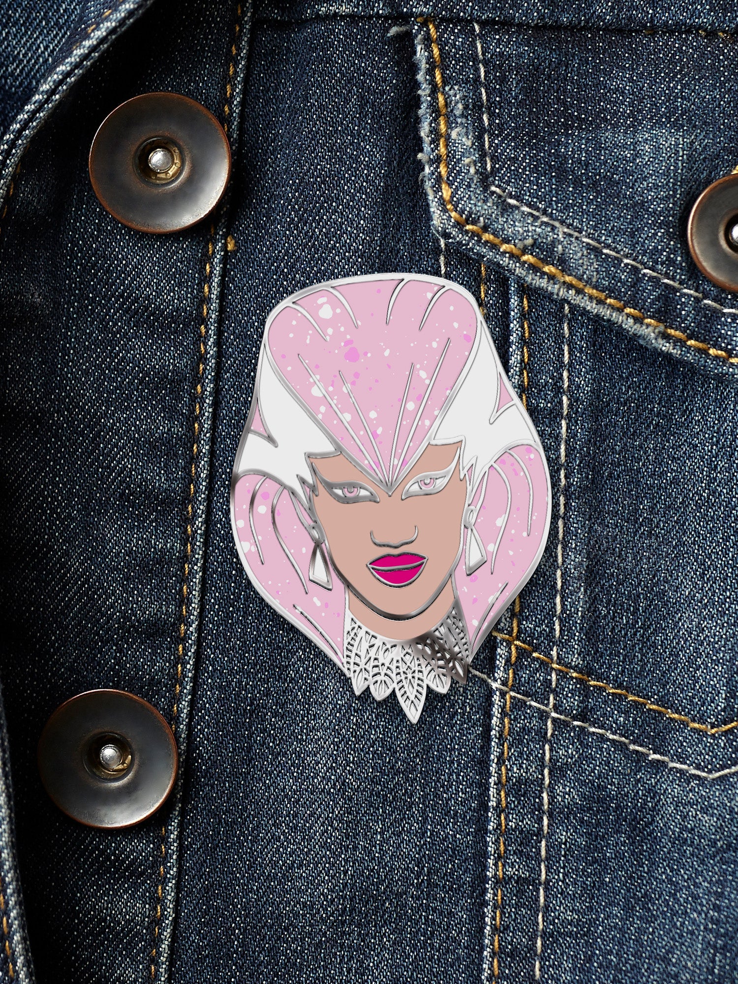 Chai T Grande - Meet the Queen Enamel Pin