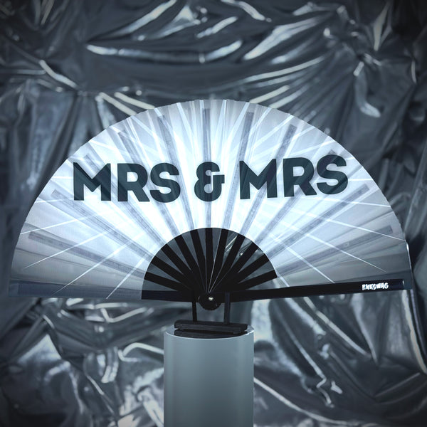 Clack Clack - Mrs & Mrs Fan